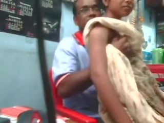 India desi wanita simpanan kacau oleh tetangga paman di dalam toko