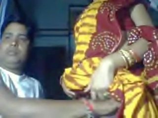 Delhi wali szexi bhabi -ban saree kitett által férj mert pénz