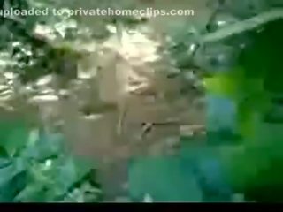 Индийски ladki в джунгла на открито дама прецака трудно www.xnidhicam.blogspot.com