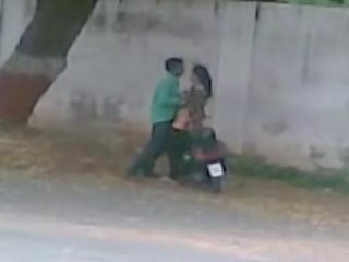 Indijke pari umazano posnetek v javno