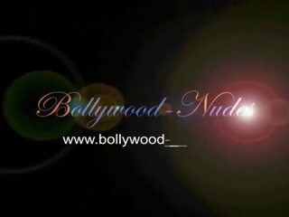 Bollywood ritual de luxúria e a dançar enquanto ela estava sozinho